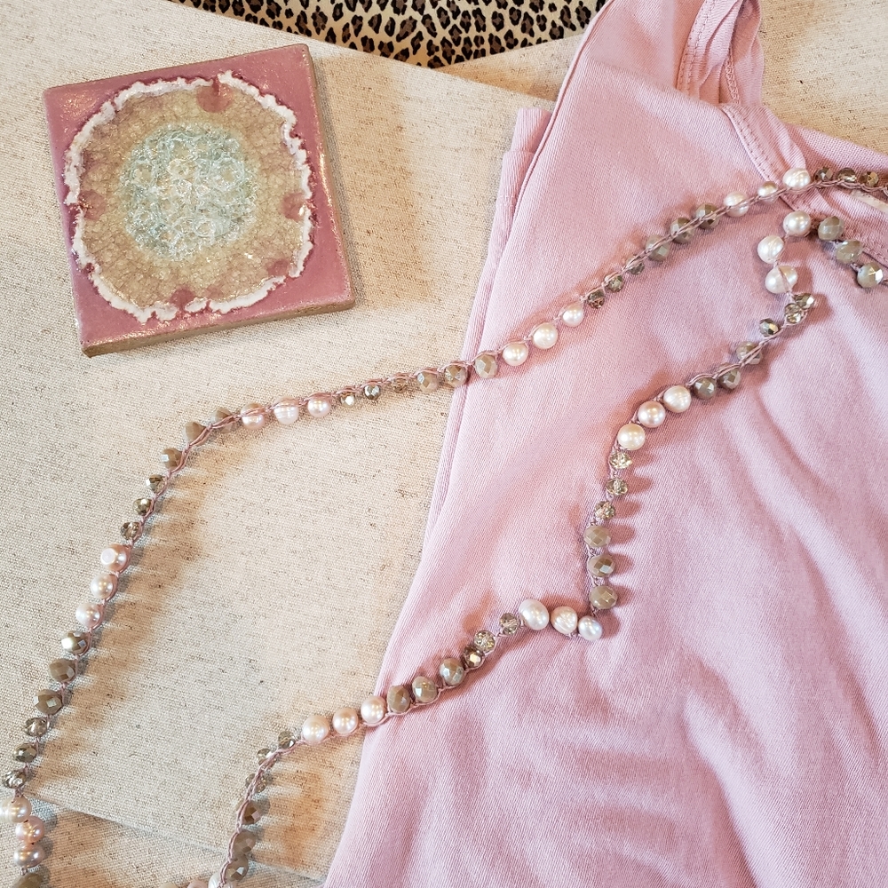 Beautiful pearl and crystal beads necklace